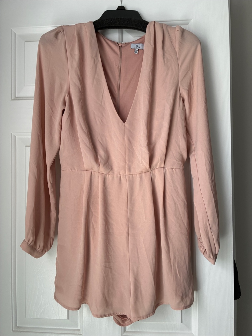 TOBI Blush Pink Long Sleeve V-Neck Romper - size M